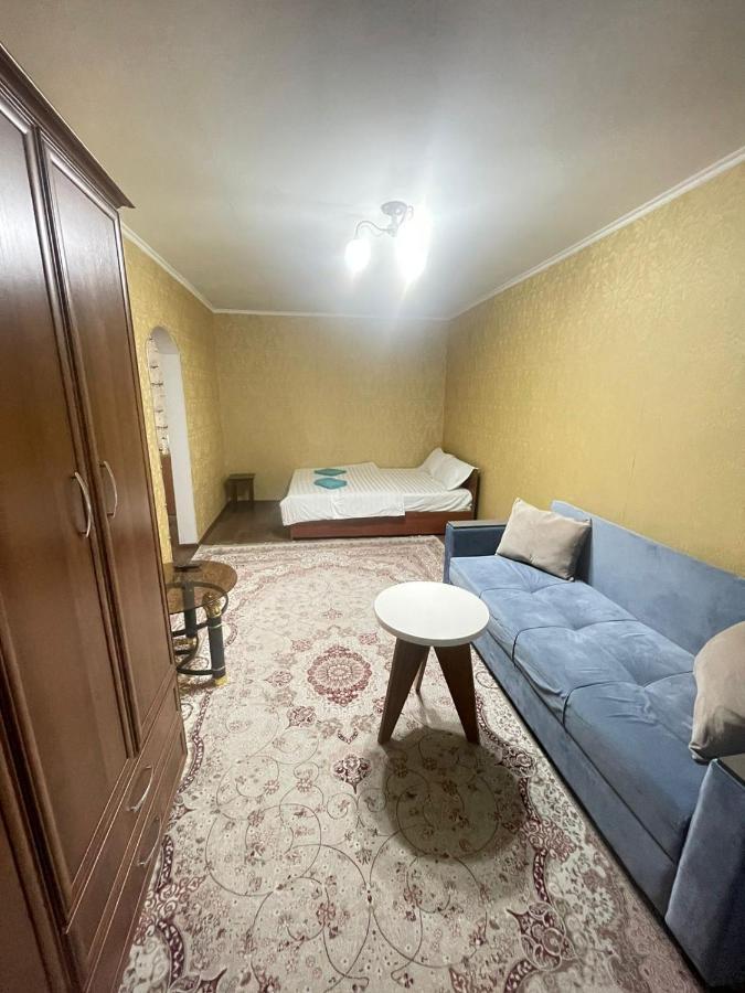Квартира Рядом Арбата, Гоголя 92 Almaty Exterior photo